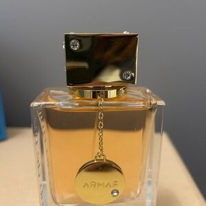 Club de nuit woman perfume